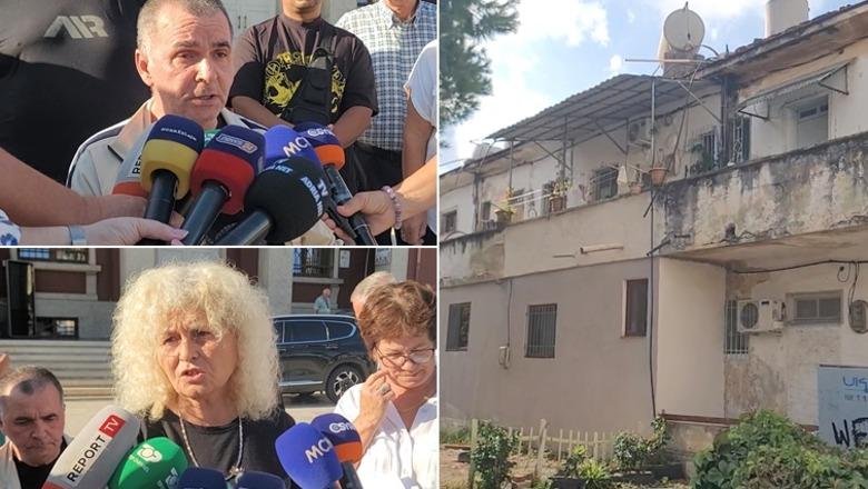 “Jemi në rrugë të madhe”/ Banorët protestojnë para bashkisë: Përmbarimi na nxjerr jashtë shtëpisë, s’kemi strehë