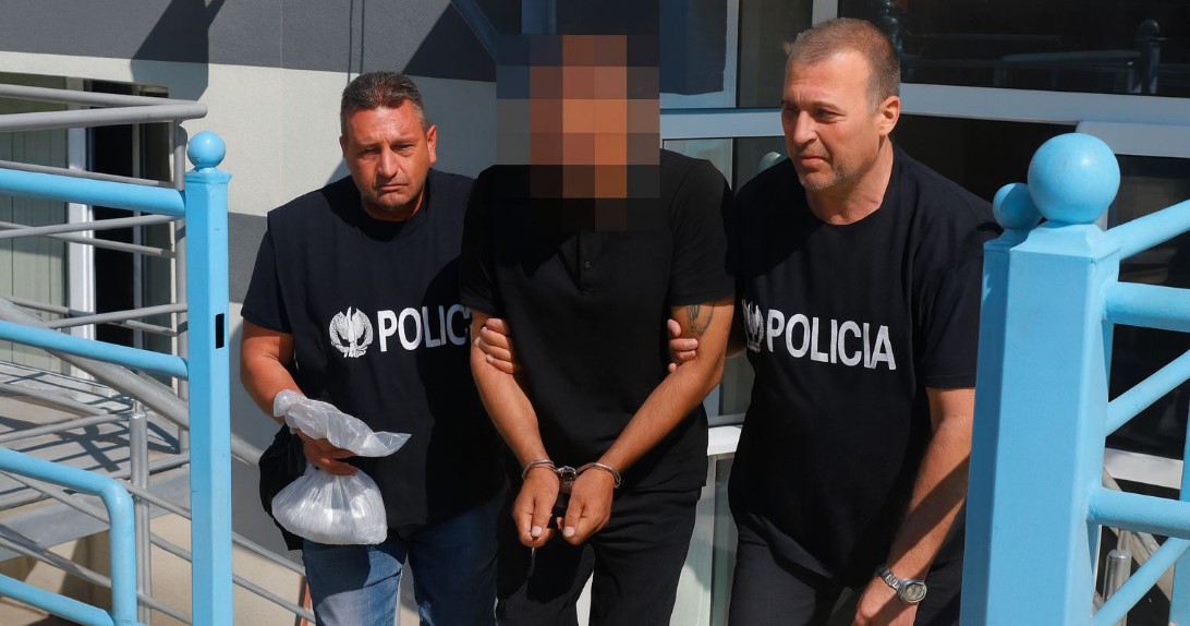 Jetonte në Britani me identitet tjetër dhe erdhi për pushime në Sarandë, arrestohet