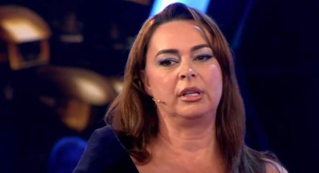 Julia Ilirjani “hap zemrën”: Mamaja ime nuk ka ardhur asnjëherë që të më shikojë…