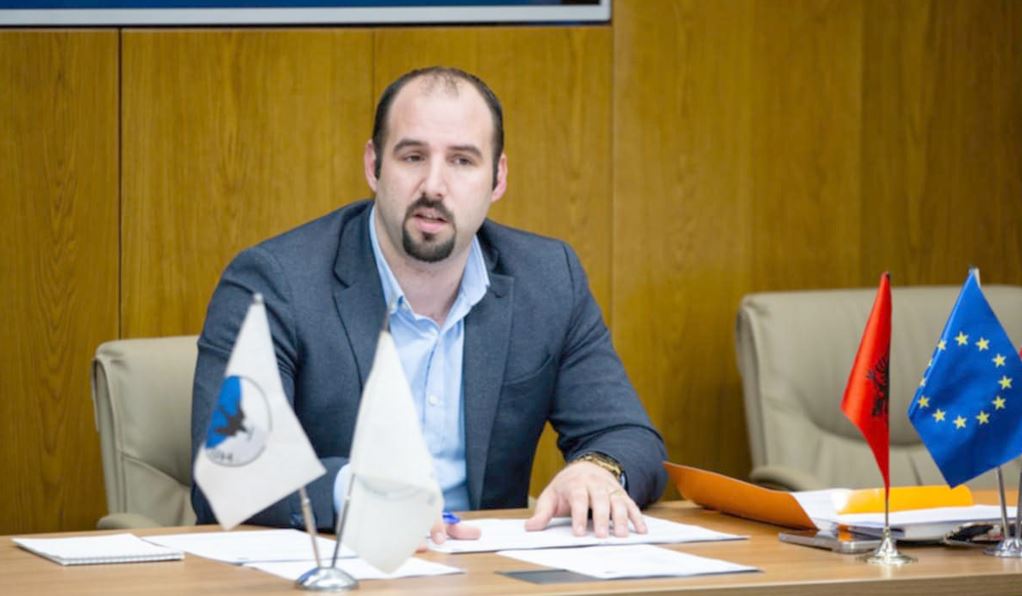 Julian Kazazi: Sezoni i ri artistik i gjen institucionet e artit me probleme strukturore e financime të pamjaftueshme