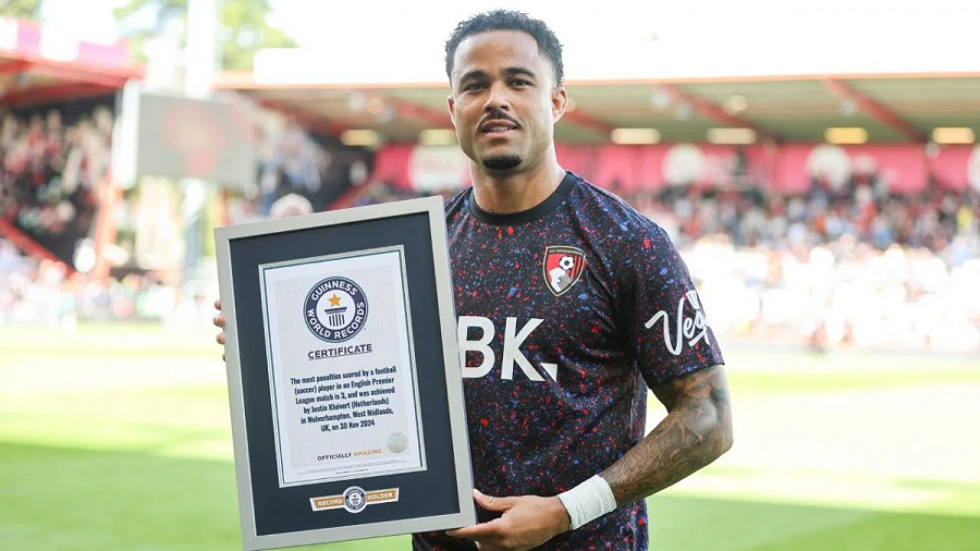 Justin Kluivert imiton të atin, holandezi hyn edhe në librin e rekordeve “Guinness”