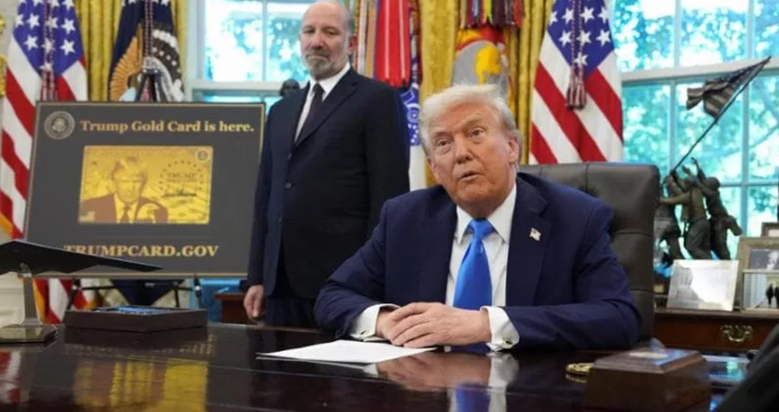 Kartë e artë me vlerë një milion dollarë, Trump prezanton pasaportën e re për të hyrë në SHBA