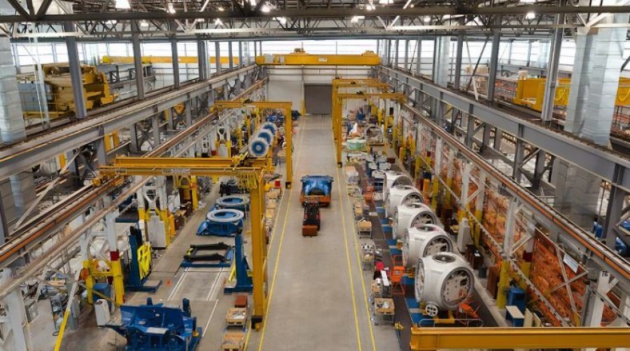 Kërkesë e ulët nga eksporti dhe rritje e kostove/ Industria në rënie për të 10-tin tre mujor radhazi