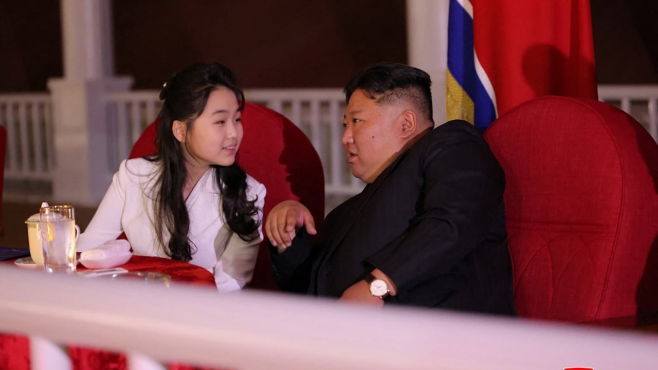 Kim Jong Un sjell vajzën në Kinë, trashëgimtarja e mundshme e pushtetit në Korenë e Veriut