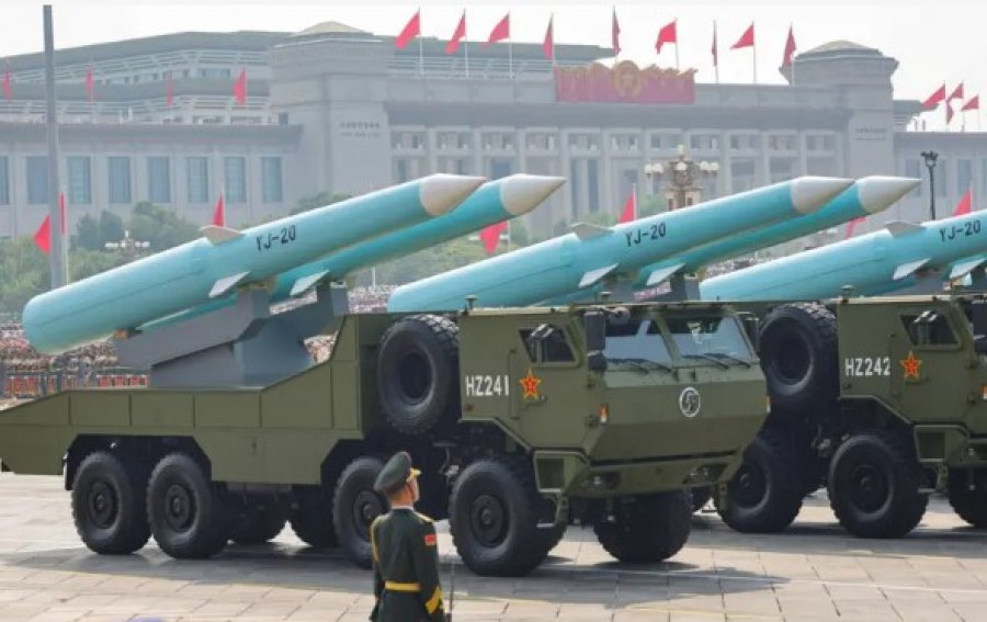 Kina zbulon armë të reja në një paradë ushtarak ku morën pjesë Vladimir Putin dhe Kim Jong Un