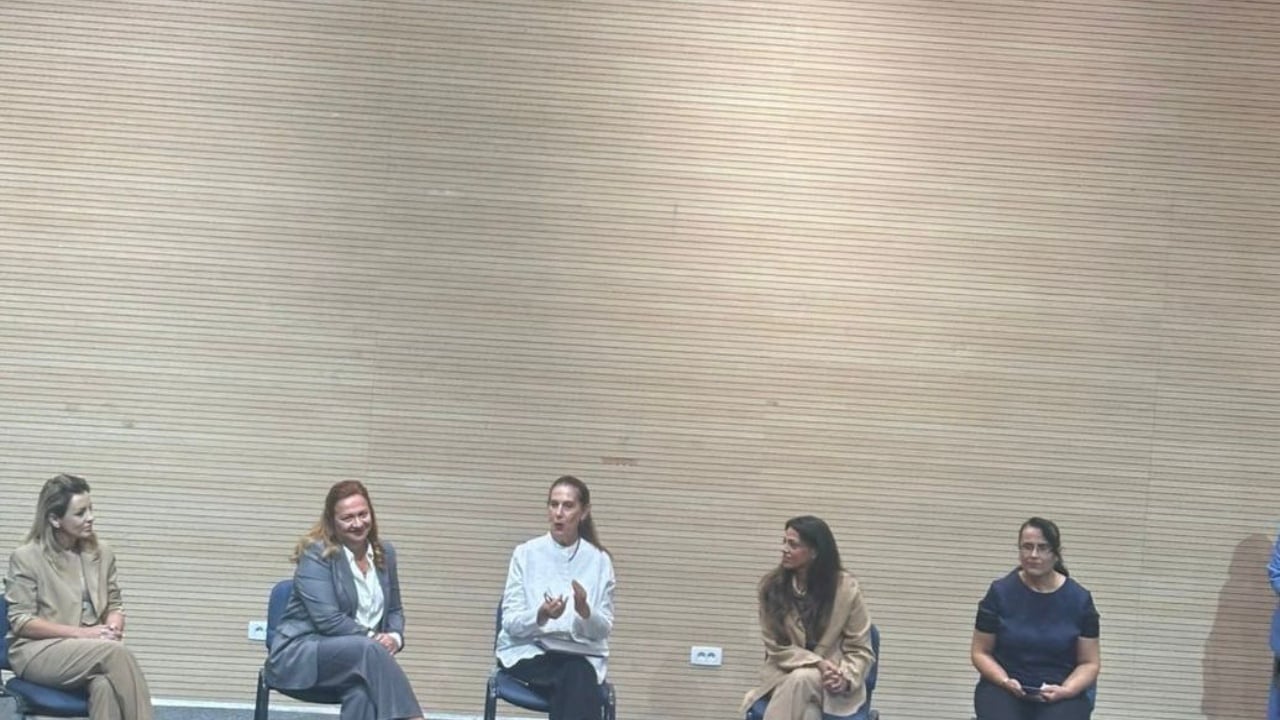 Konflikti i interesit me tekstet shkollore, Kumbaro zëvendëson drejtoreshën e arsimit parauniversitar, zv.ministrja Osmani i “mbijeton” shkarkimit (FOTO)