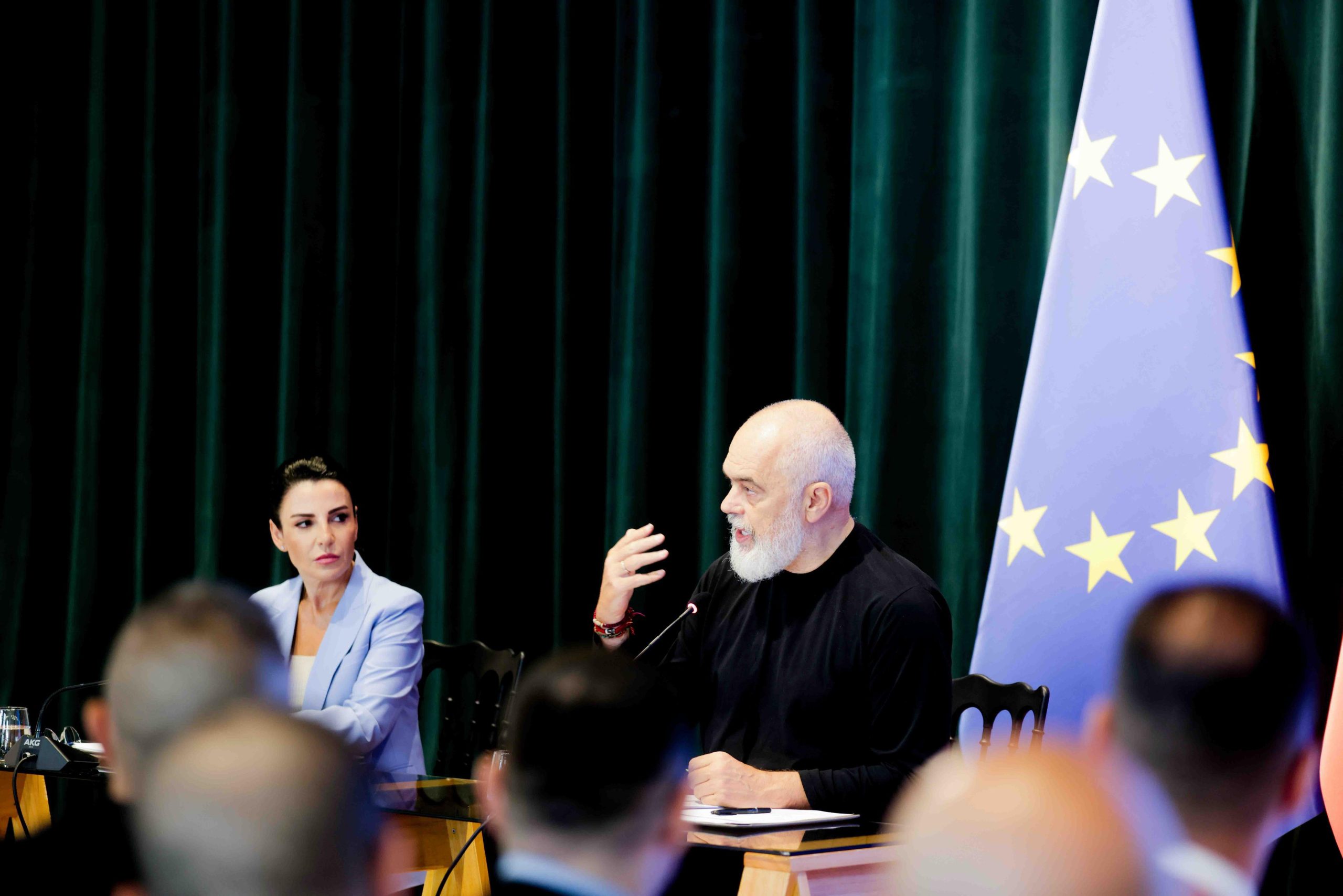 Kryeministri Rama paralajmëron krijimin e Task Forcës për ujin: Kush vjedh të penalizohet me heqje lirie