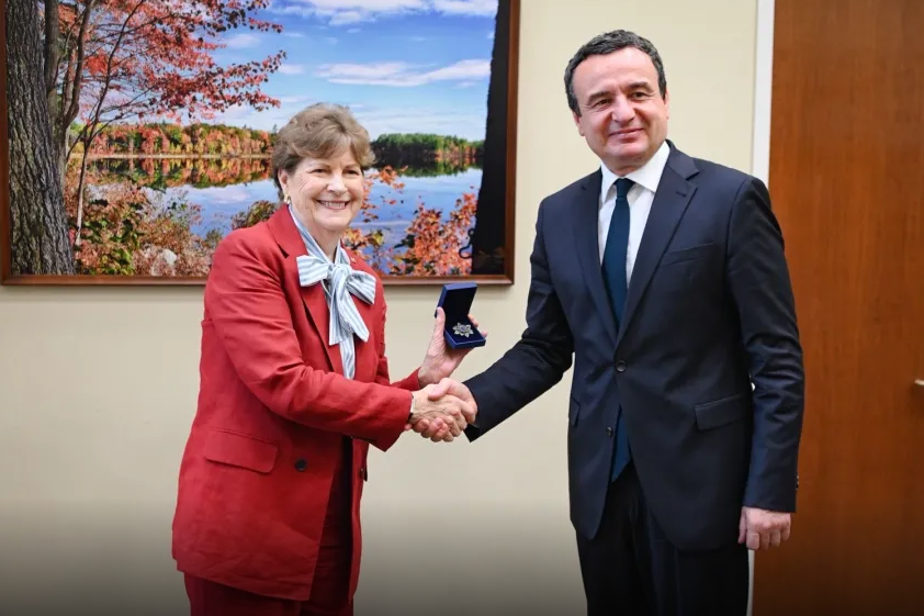 Kurti dhe senatorja Shaheen flasin për raportet Kosovë-ShBA