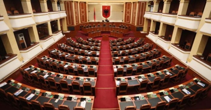 Kuvendi mblidhet sot në seancën e parë të Legjislaturës XI
