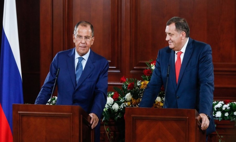 Lavrov takim me Dodik: Situata në Bosnjë, rezultat i ndërhyrjes së hapur të Perëndimit