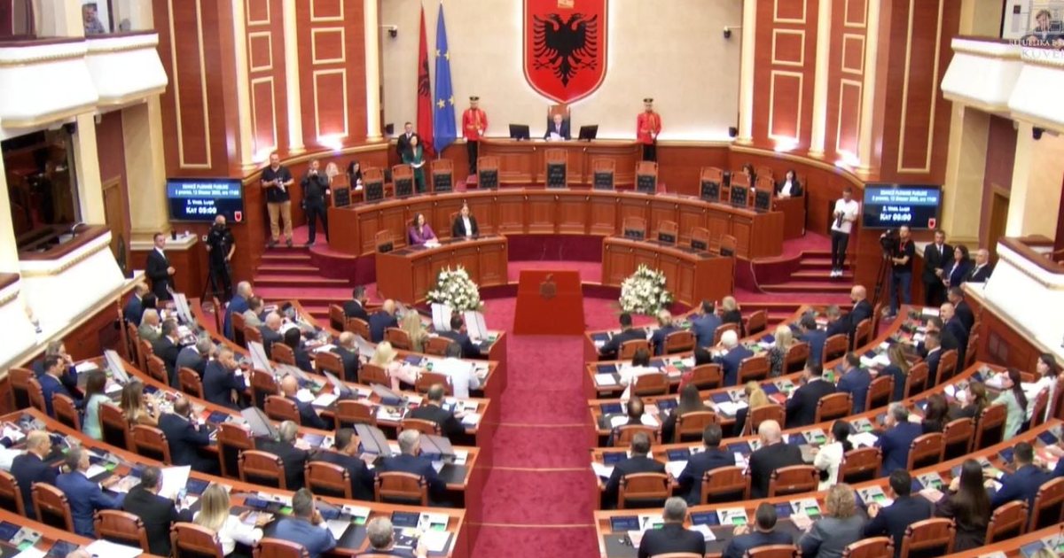 Legjislatura e XI-të e Kuvendit/ Betohen 138 deputetë, heqin dorë nga mandati Tom Doshi dhe Sabina Jorgo