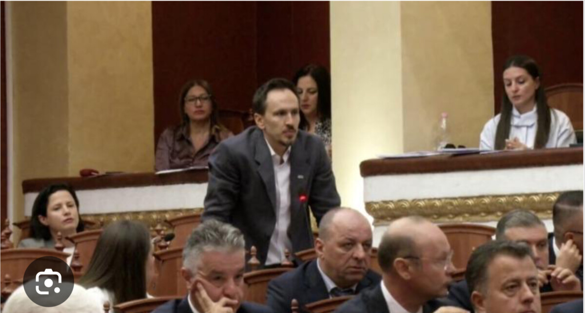 Lëvizja Bashkë ‘bashkon’ forcat me PD-në: Mbështes kërkesën e opozitës, të kthehet për diskutim programi qeverisjes