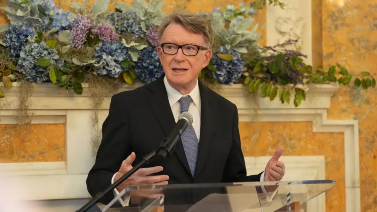 “Libri i ditëlindjes” së Epstein “nxjerr zbuluar” edhe ambasadorin britanik në SHBA: Shoku im më i mirë…