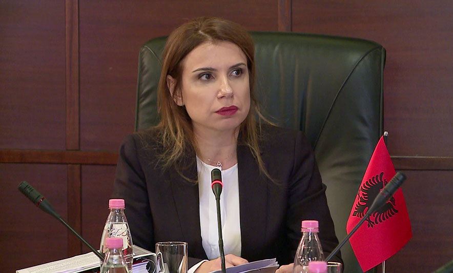 Llagami “rrëzohet” me një truk procedural. A është kjo një goditje ndaj reformës në drejtësi?