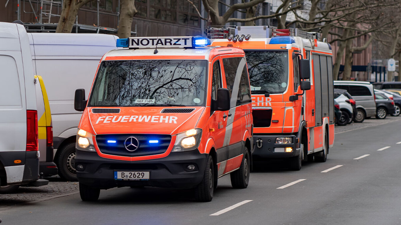 Makina godet këmbësorët në Gjermani, lëndohen tre fëmijë dhe shoqëruesi i tyre