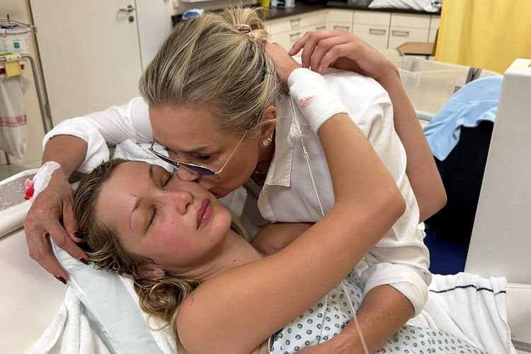 Mamaja e Bella Hadid rrëfen vuajtjet e vajzës nga sëmundja Lyme