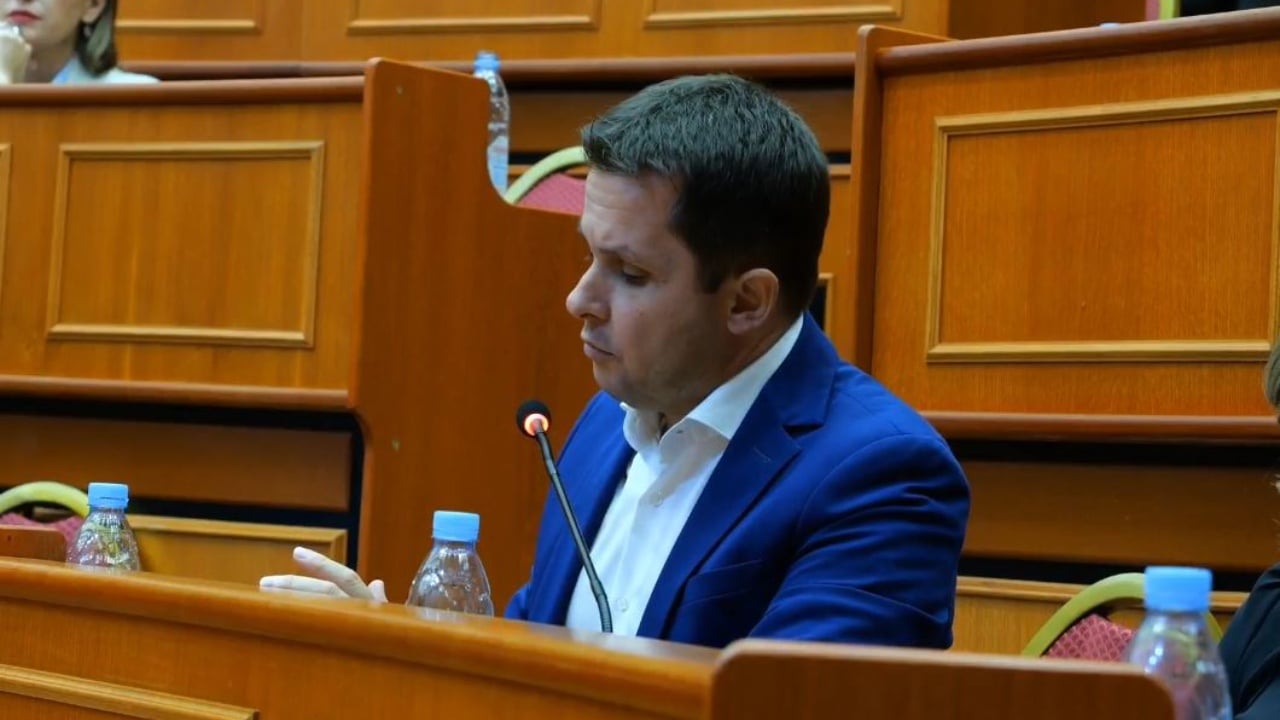 Mbledhja për shkarkimin e Veliajt, Alimehmeti – socialistëve: Ju ia mbyllët kapitullin, ai bashkë me ju i ka bërë shkeljet