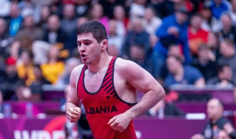 Medalje e argjendtë për Shqipërinë në Botërorin e Mundjes, Valiev bie vetëm në finale
