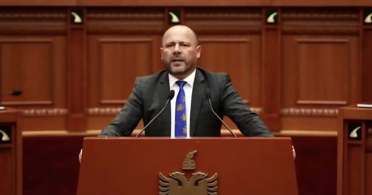 “Mesazh i errët politik”/ Eksplozivi në banesë, reagon Xhelal Mziu: Tritoli i mafies politike s’ma mbyll gojën, përkundrazi…