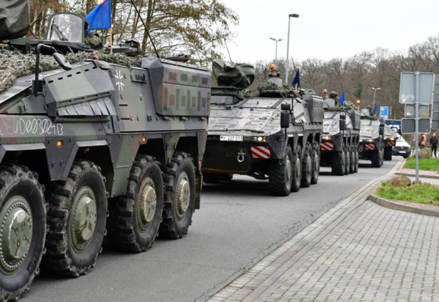 Mijëra automjete luftarake dhe ushtarë gjermanë mbërrijnë në Lituani