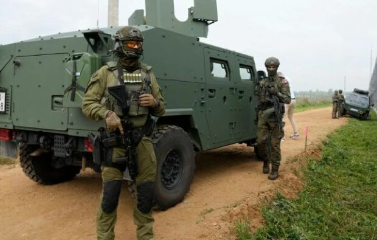 Ministri britanik: Po shqyrtojmë forcimin e mbrojtjes ajrore të Polonisë