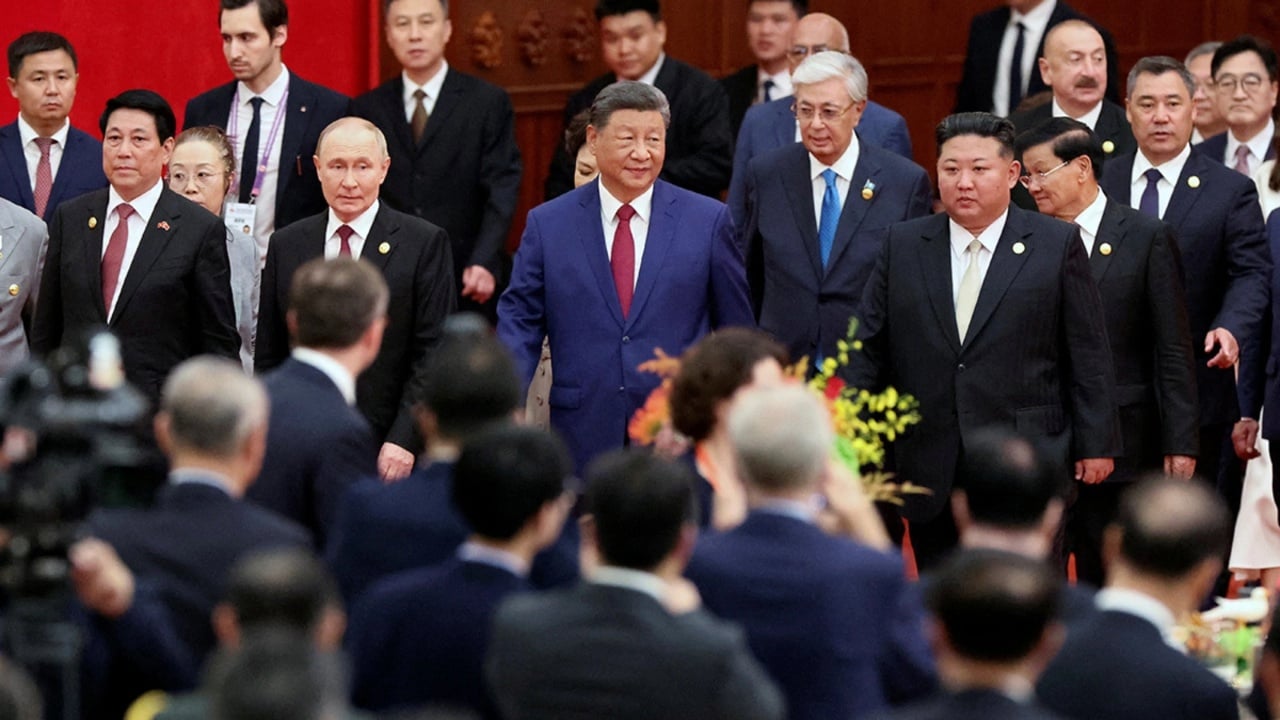 “Miqtë” e Putinit, CNN analizon: ‘Show’ në Kinë, mesazh i qartë për SHBA-në dhe Europën