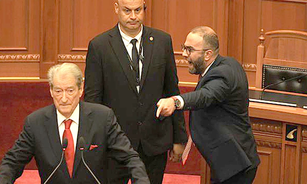 Murrizi Berishës dhe Gaz Bardhit: Po lepini çdo gëlbazë që keni hedhur në surratin e njëri- tjetrit