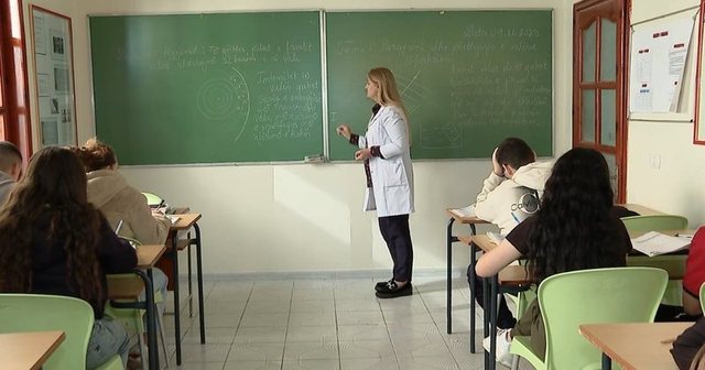 Ndryshon Kodi Etik për mësuesit, rregulla të reja për veshjen dhe sjelljen