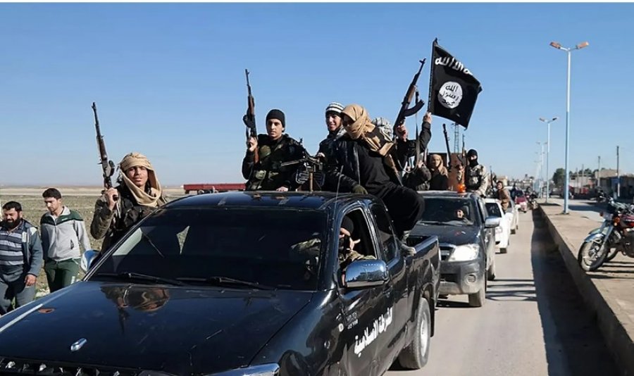 Në Paris nis gjyqi kundër tre grave nga e njëjta familje të akuzuara për anëtarësim në ISIS