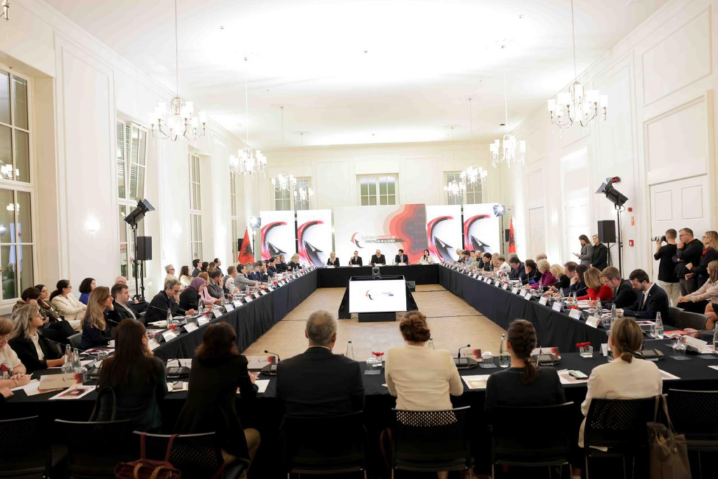 ‘Në tryezën e partnerëve ndërkombëtarë’, Rama ndan pamjet: Adresojmë arritjet dhe sfidat