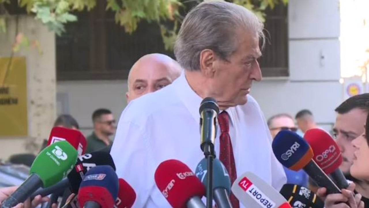 Në zbatim të masës së sigurisë ‘detyrim paraqitje’, Berisha paraqitet në SPAK