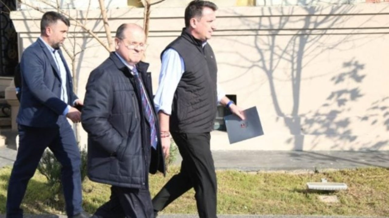 Nesër mbledhja për shkarkimin/ Mbrojtja e Veliajt: Këshilli Bashkiak nuk ka tagër ligjor për të marrë këtë vendim