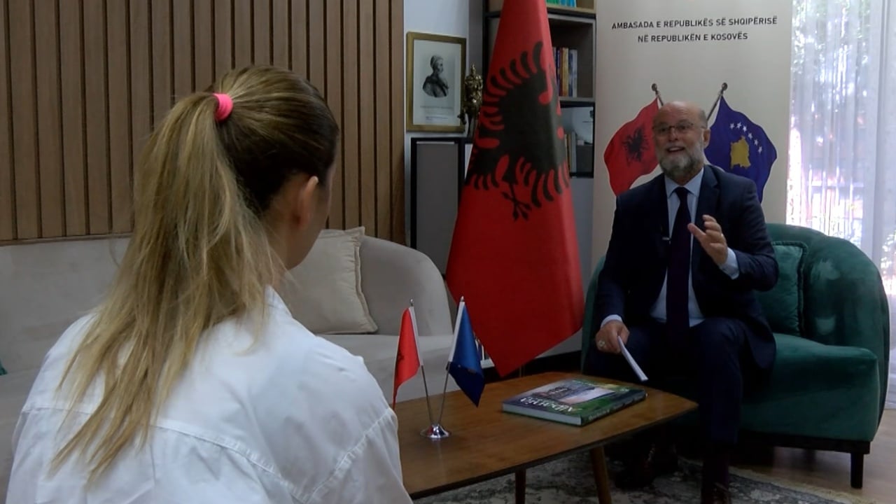 “Netët e filmit shqiptar” në Prishtinë, organizohet nga Ambasada Shqiptare / Nderohet Dhimitër Anagnosti
