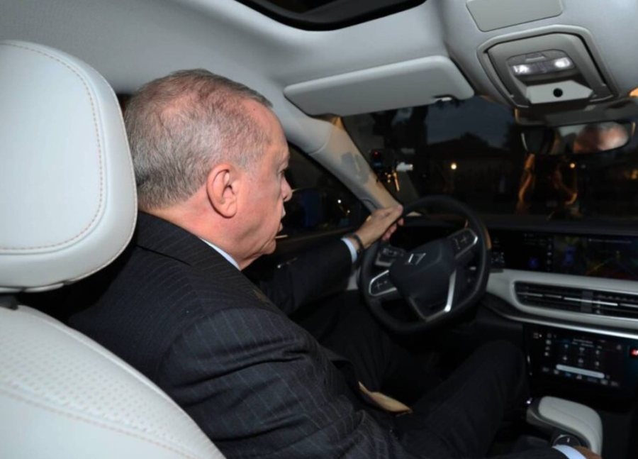 “Nga 0 në 100 km/h për vetëm 4,1 sekonda!” Erdogan merr i pari makinën e re elektrike turke