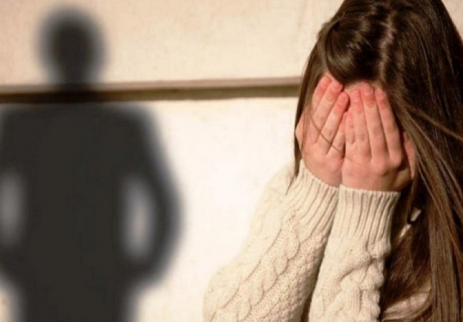 Ngacmoi seksualisht të miturën duke përfituar nga mosha dhe varfëria, Prokuroria e Fierit çon në gjyq të arrestuarin