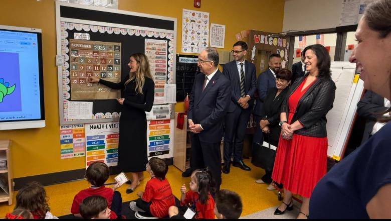 Nis programin dygjuhësh anglisht-shqip në një shkollë në New York/ Begaj: Urë lidhëse mes kulturash dhe kombesh