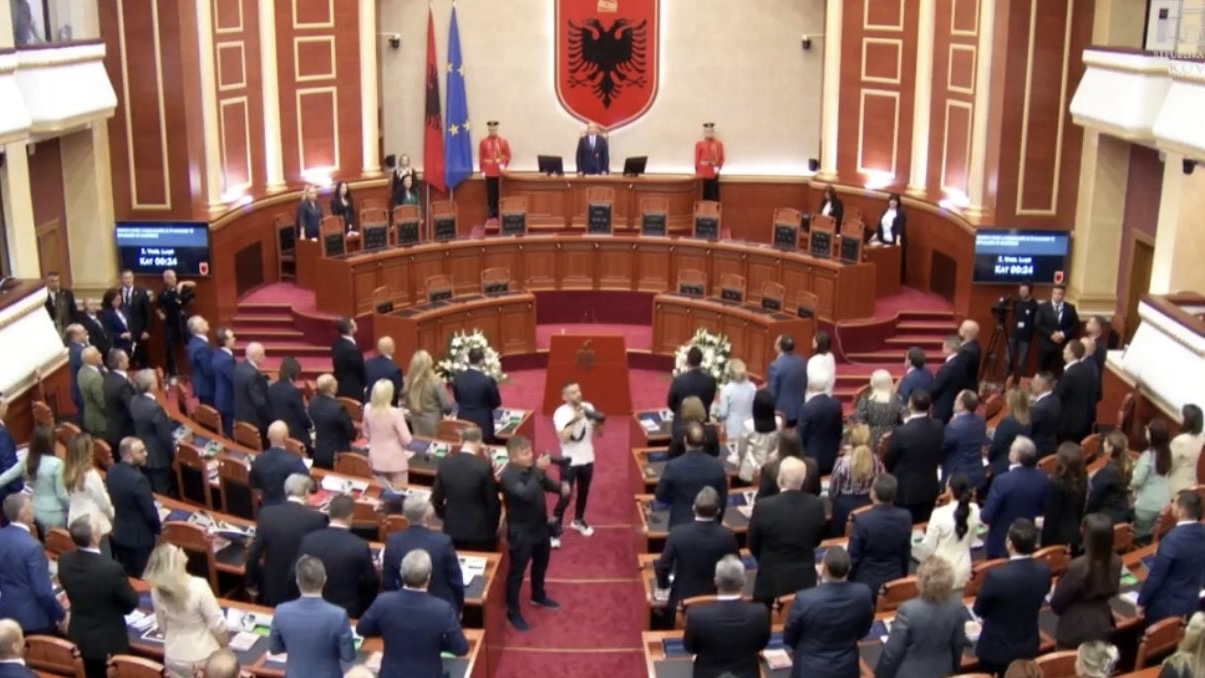 Nis seanca e Kuvendit, 72 deputetë ulen për herë të parë