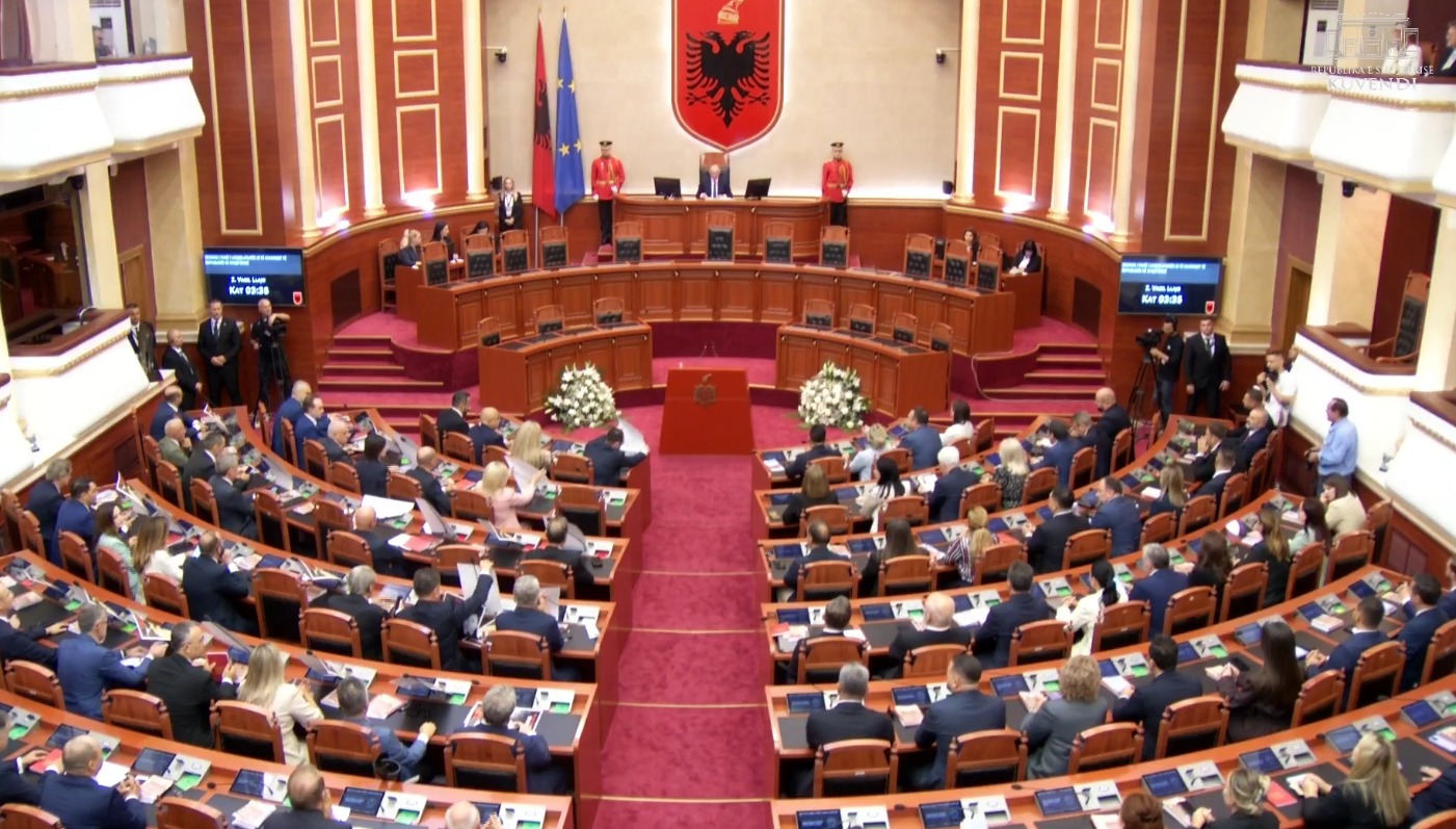 Nis seanca e parë e legjislaturës së XI-të të Kuvendit! Deputeti socialist Llajo: Qytetarët nuk duan fjalë të kota, duan rezultate, le të bashkëpunojmë