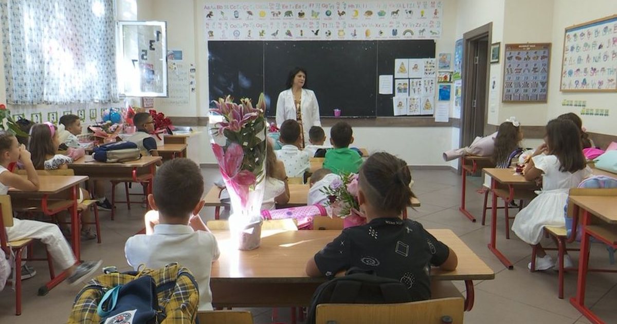 Nis zyrtarisht viti shkollor 2025-2026/ Rreth 345 mijë nxënës ulen në bankat e shkollës në të gjithë Shqipërinë