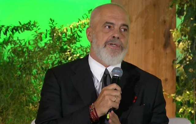 “Një nga ushtrimet më të vështira…”/ Vjen në shqip libri i Henry Kissinger, Rama: Privilegj të shkruaja parathënien e këtij botimi