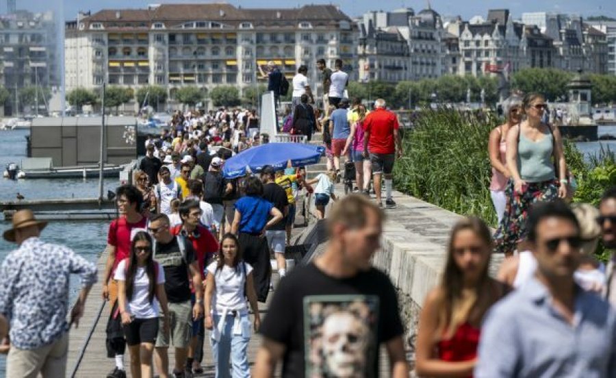 Një numër gjithnjë e në rritje gjermanësh po zhvendosen në Zvicër