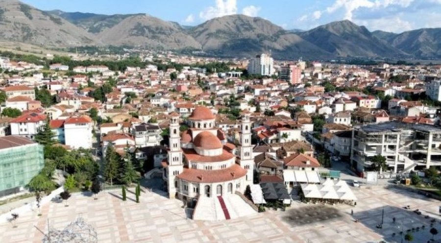 Një turist grek ndërron jetë në një dhomë hoteli në Korçë