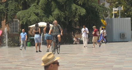 Një verë plot me Covid/ Qarkullim intensiv në tri qytete, piku…