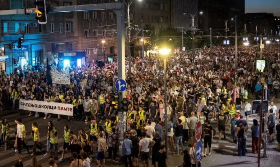 Nuk ndalen protestat në Beograd, kërkohen zgjedhje të parakohshme