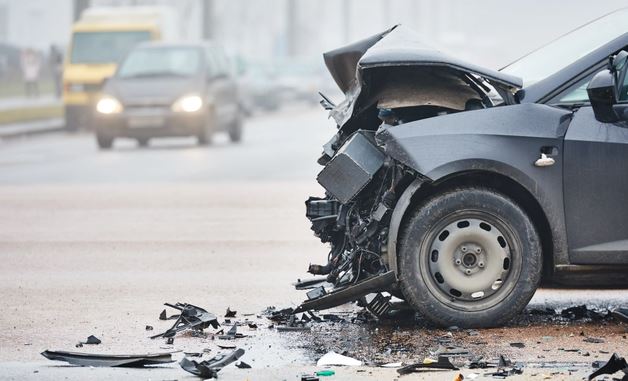 “Numri i makinave nuk përputhet me gjendjen e rrugëve”/ Aksidentet rrugore, reagon eksperti i sigurisë: Mbingarkesë