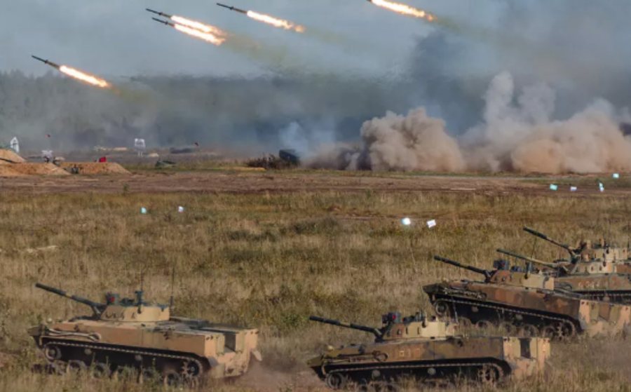 Oficerët amerikane zbarkojnë në Bjellorusi, vëzhgojnë nga afër stërvitjen ushtarake me Rusinë