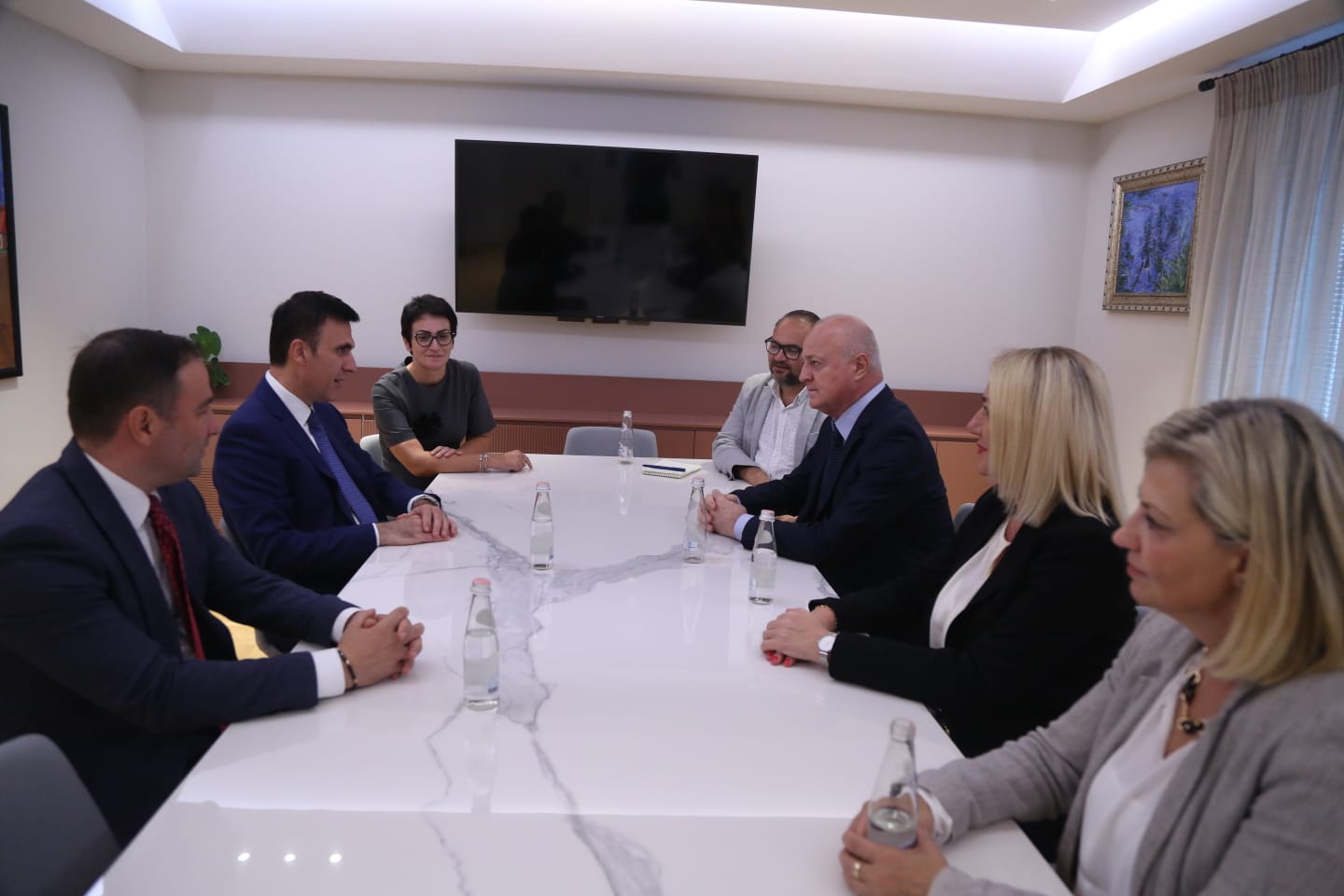 Olsian Çela takim me drejtuesin e Prokurorisë për Krimin e Organizuar të Serbisë