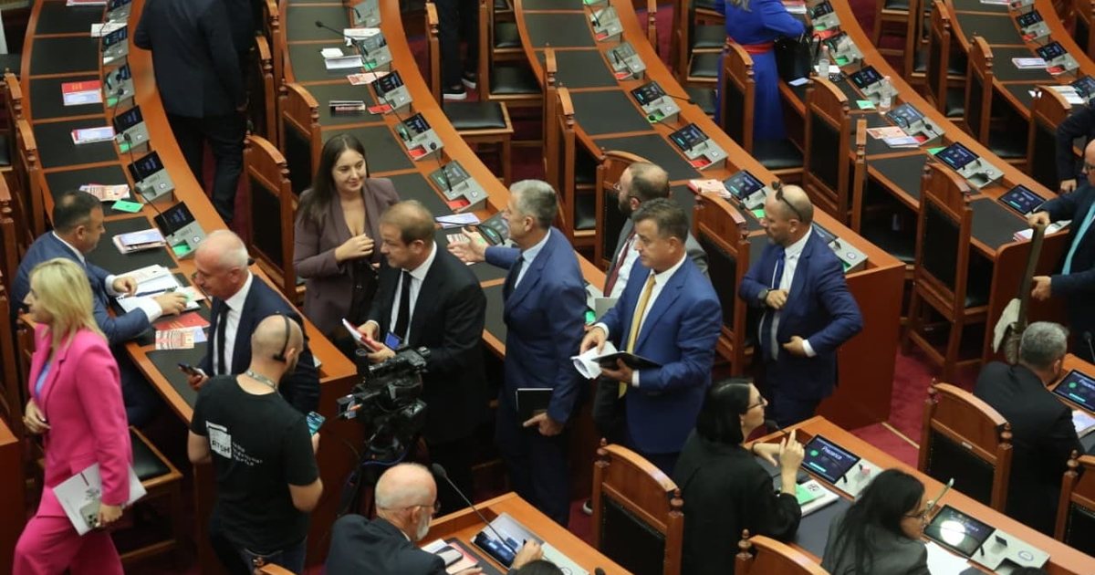 Opozita me tre Grupe Parlamentare…’qoka’ e radhës i takon Mediut! Mesila Doda ‘tradhton’ Berishën