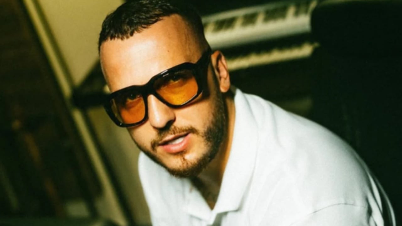 Ora 1.5 mln euro “zbulon” Mozzikun/ Reperi i njohur arrestohet në aeroportin e Prishtinës