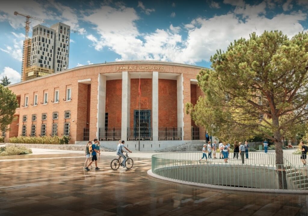 Paga minimale do të bëhet 500 euro/ Kategoritë që e përfitojnë dhe kur do hyjë në fuqi vendimi